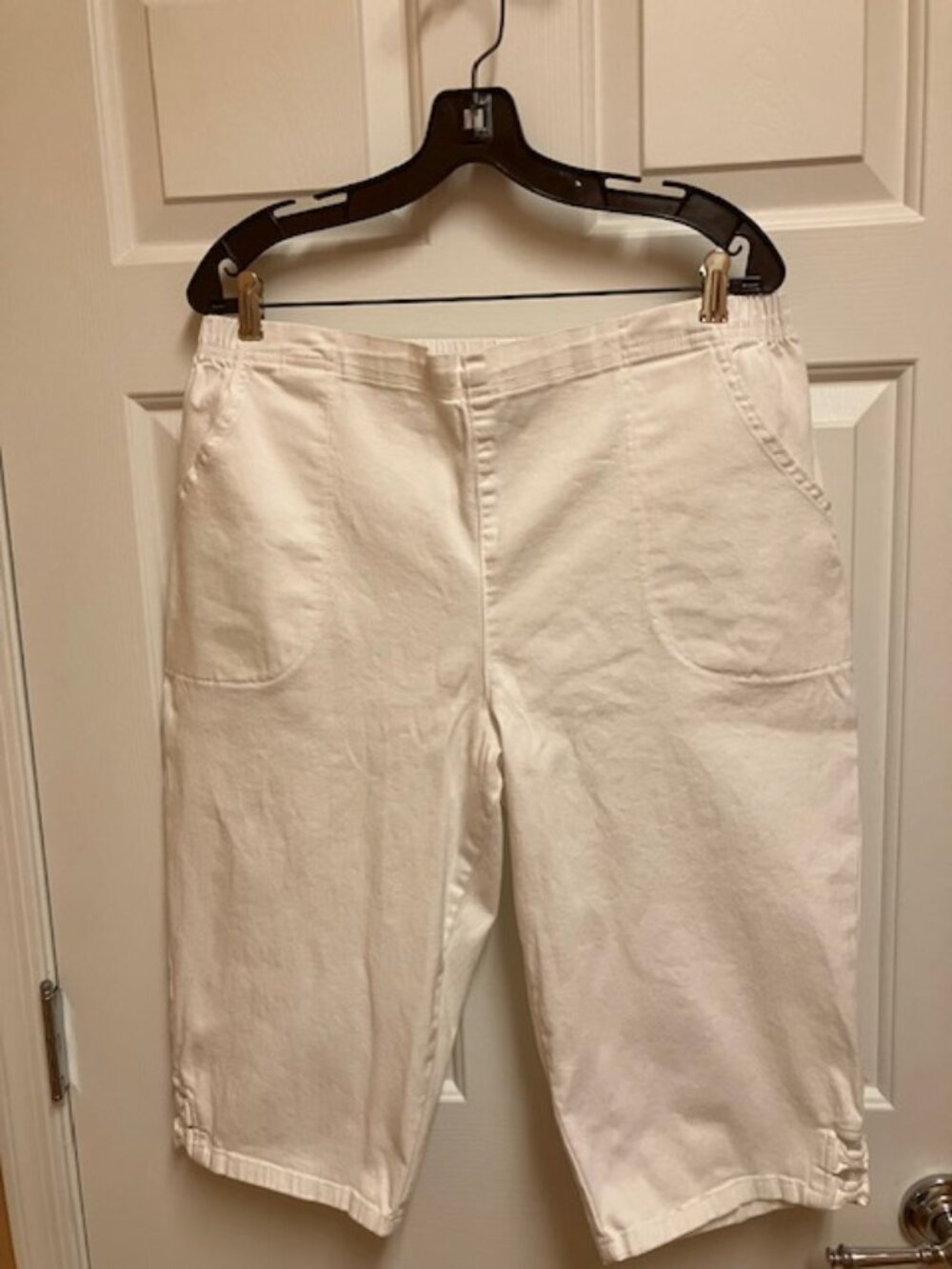 Croft & Barrow pull on capris